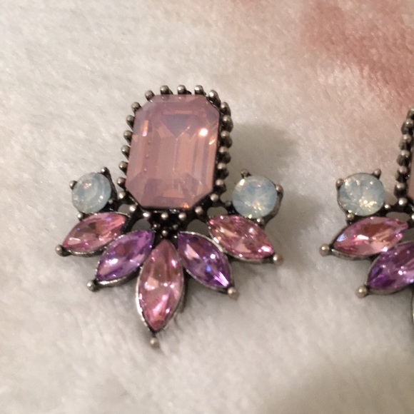 Pink Rhinestone Fashion Pierced Earrings NWT - Picture 3 of 5